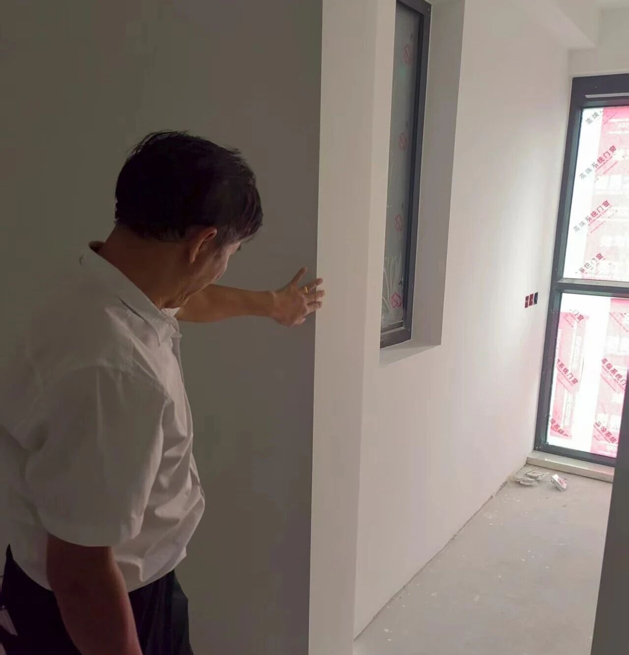 金九銀十裝修季｜南京紅牛裝飾工程總監(jiān)：工地巡檢無小事，嚴(yán)苛落實工藝標(biāo)準(zhǔn)！