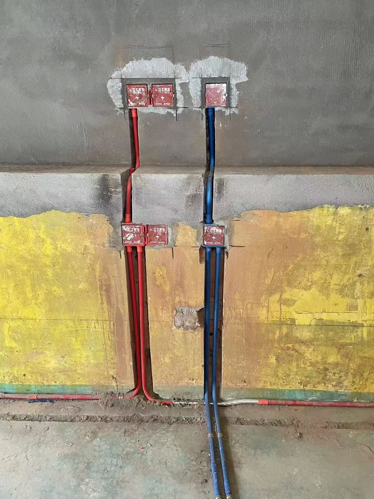 差別真的太大了！南京紅牛裝飾標(biāo)準(zhǔn)化水電工藝vs非正規(guī)／熟人施工隊(duì)的水電工藝！