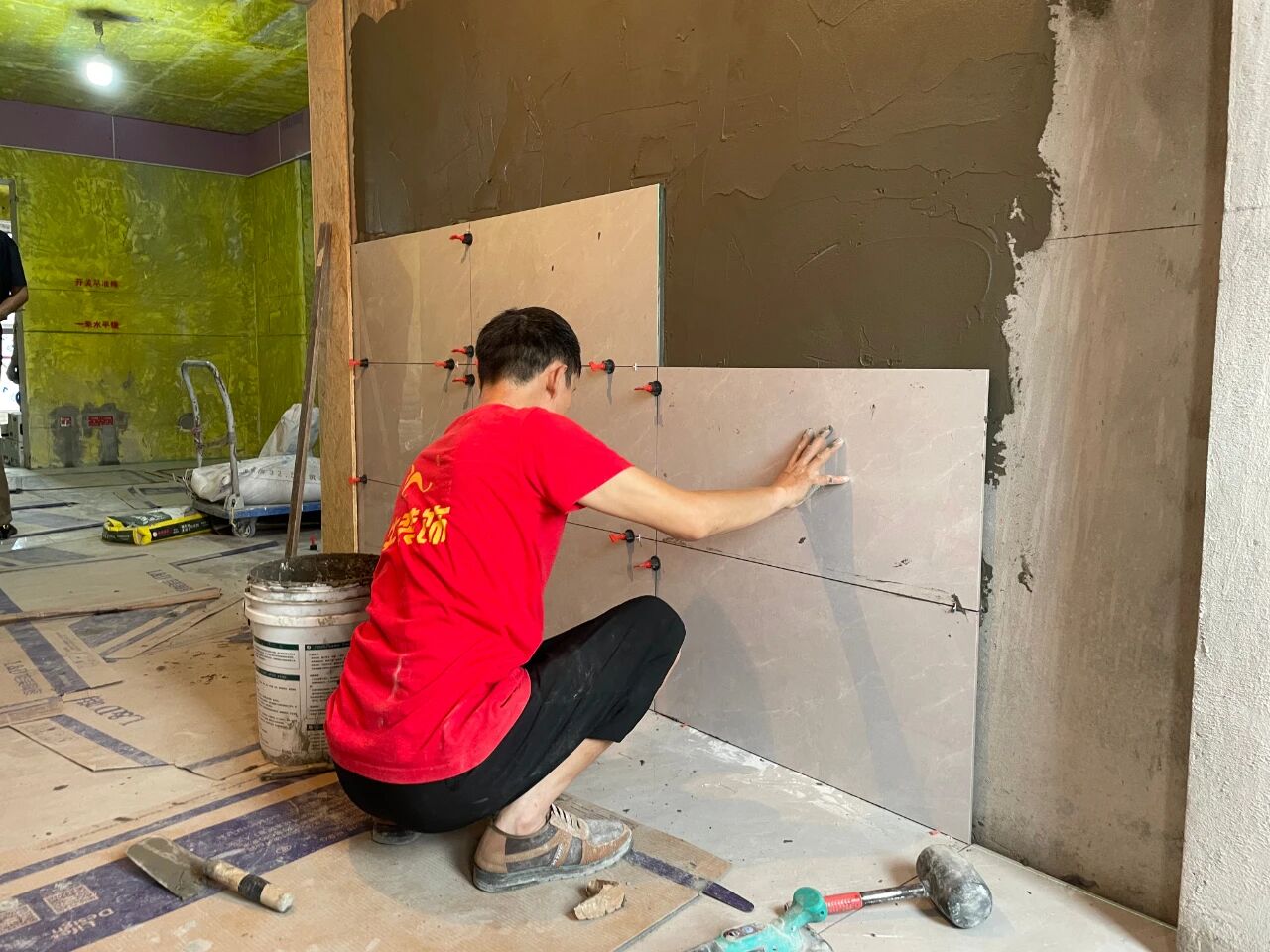 工地巡檢：雙節(jié)同慶，品質(zhì)同行，嚴(yán)把每一道工序，用心守護(hù)夢想家！