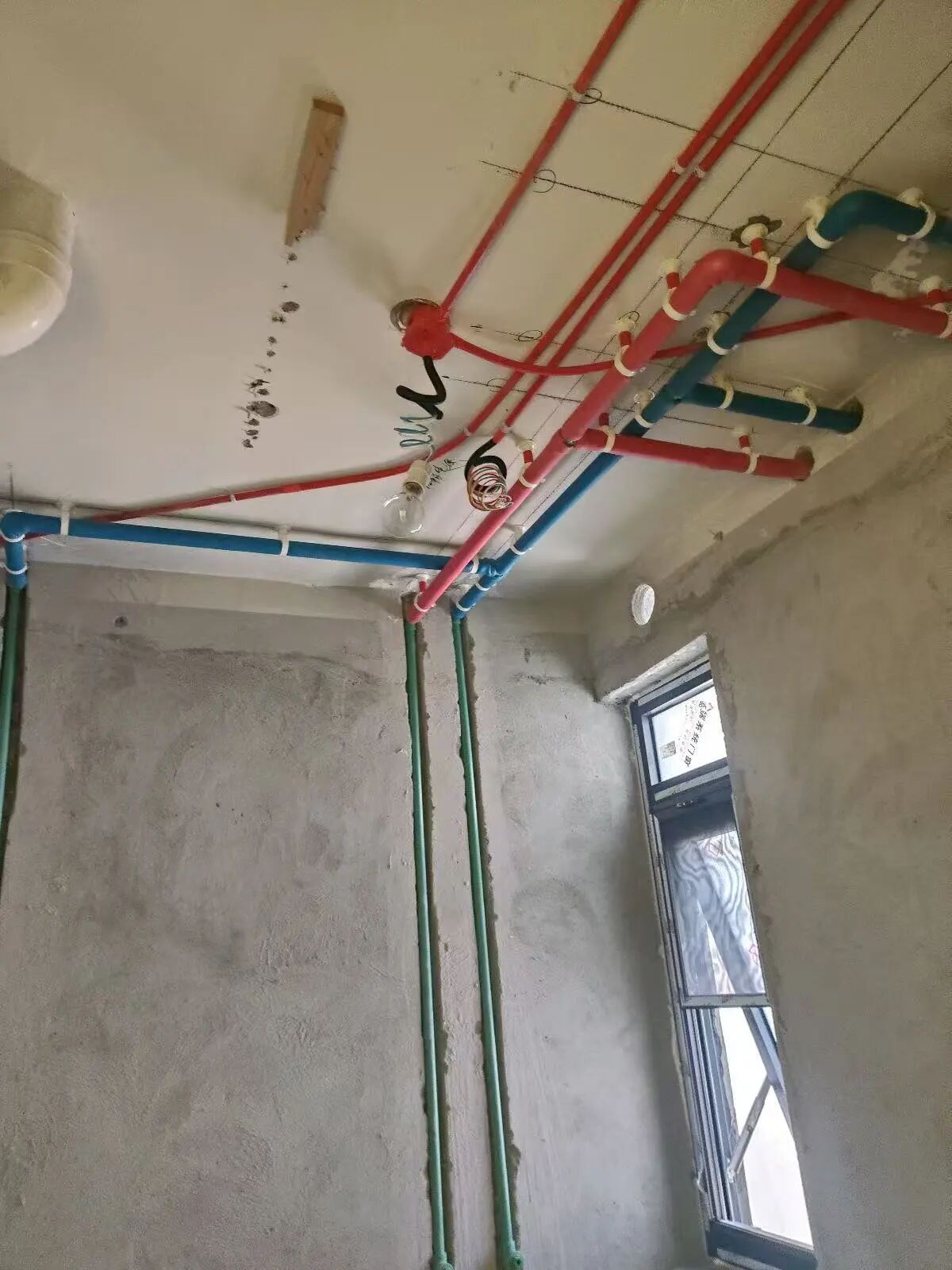 工地巡檢：步履不停，以行動兌現(xiàn)品質(zhì)承諾，嚴格把控每一環(huán)！